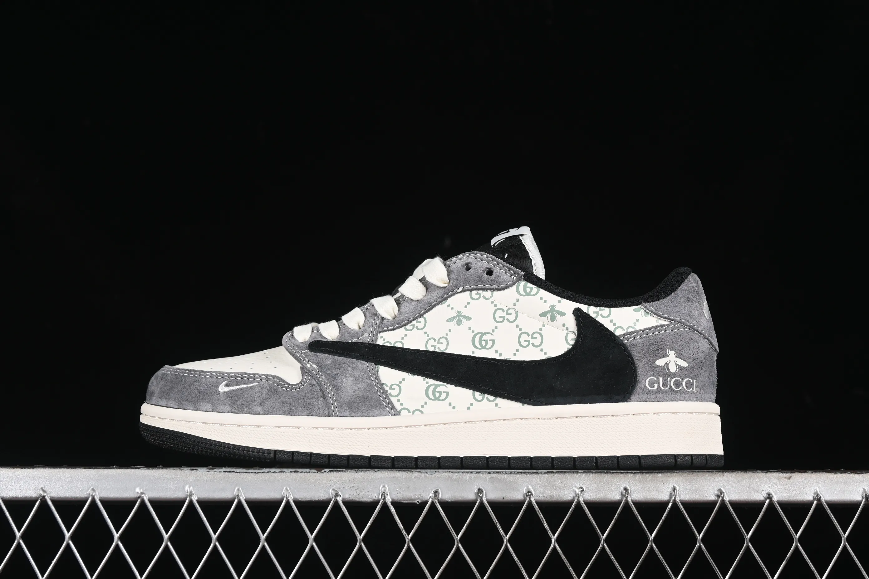 All categories Air Jordan Jordan series basketball shoes Air Jordan 1 Low High-end customized low-top sneakers Travis Scott x Fragment Design x Air Jordan 1 Low OG SP AJ1 Joe 1 Gucci joint-black hook dragonfly low-top cultural casual sneakers SJ2068-137